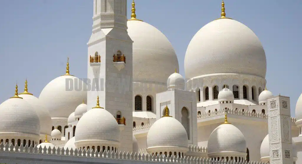 Мечеть шейха Зайда (Sheikh Zayed Grand Mosque) в Абу-Даби — главная достопримечательность столицы ОАЭ